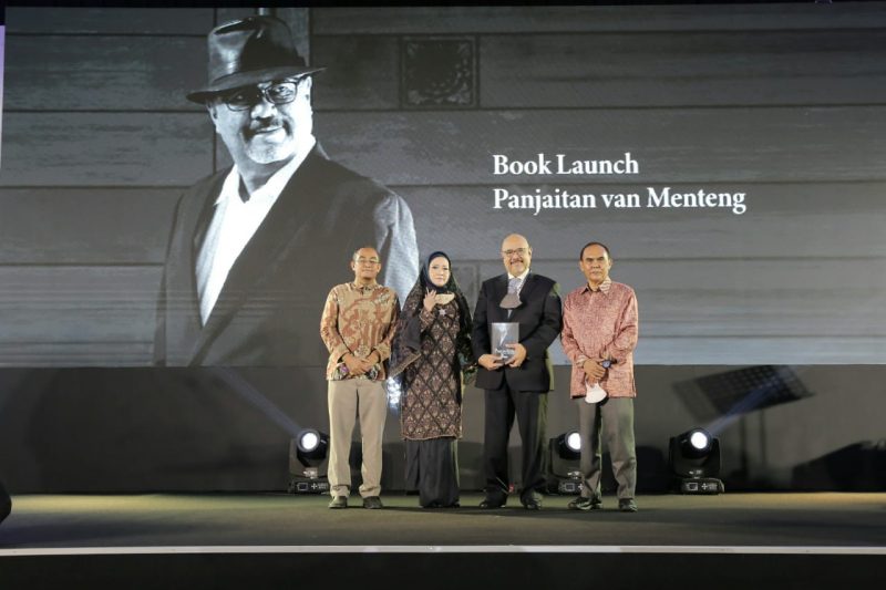 CEO Agung Concern Group Mahatma Ilham Panjaitan, meluncurkan sebuah buku perjalanan hidupnya, di Hotel Four Seasons, Gatot Subroto, Jakarta, Jumat (26/11/2021)