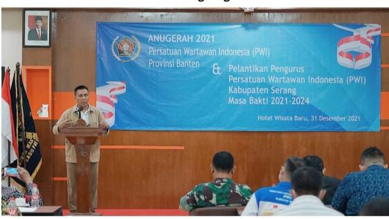 Pemberian anugerah penghargaan dari PWI Banten kepada Bank Banten