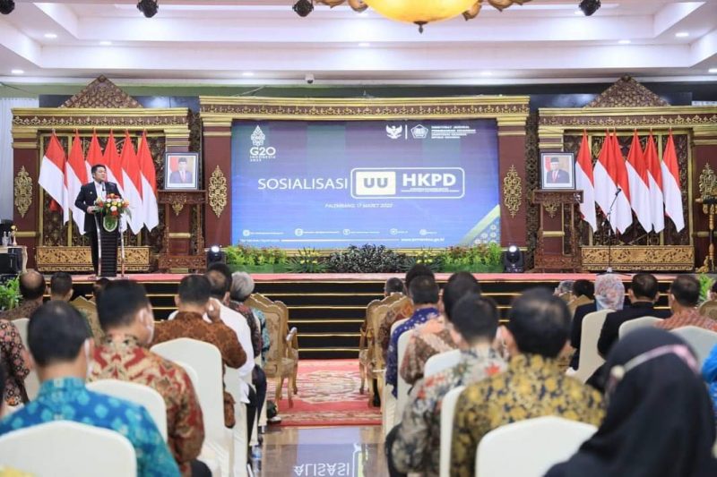 Gubernur Sumsel H Herman Deru saat membuka kegiatan sosialisasi UU HKPD di Griya Agung