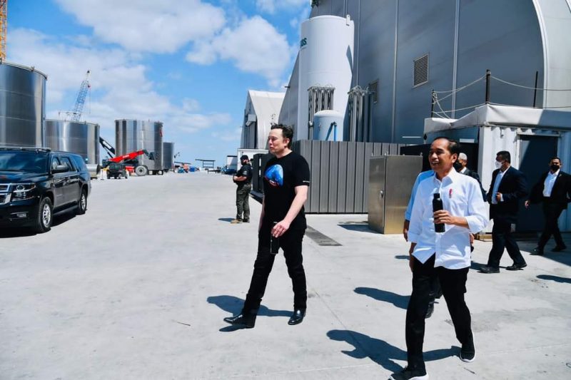 Presiden Jokowi bersama Elon Musi kunjungi Space X di Boca Chica, Amerika Serikat, (14/5) 