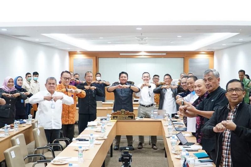 Gubernur Sumsel H Herman Deru mengadakan rapat koordinasi Regional II penguatan kontribusi daerah dalam penuntasan pembangunan JTTS di Ballroom Hotel Novotel Palembang, (9/6) 