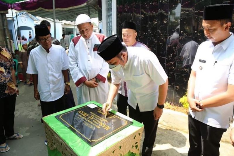 Gubernur Sumsel H Herman Deru meresmikan Masjid Al Iman