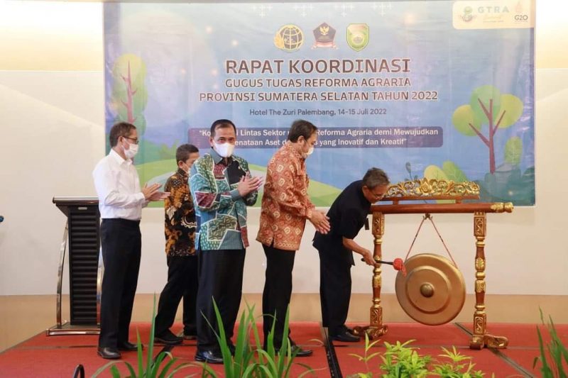 Sekda Provinsi Sumsel, Ir. SA Supriono membuka Rakor GTRA 2022