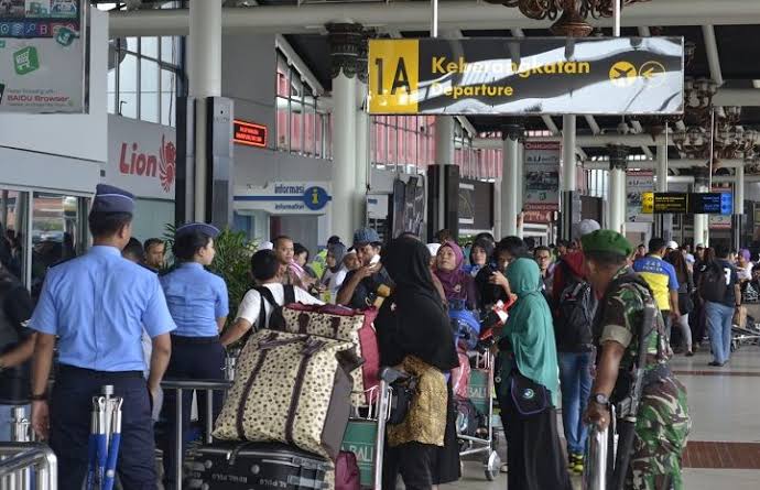 Suasana terminal Bandara Sukarno Hatta sebelum dikeluarkan Surat Edaran Satgas Covid-19