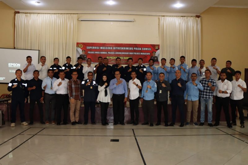 Foto bersama, Kabag Wassidik Direskrimsus Polda Sumsel, AKBP Arif Hidayat Ritonga, SH., SIK  bersama Kasat reskrim Polres Mura, Lubuklinggau dan Mura tara pada kegiatan Supervisi