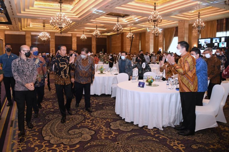 Presiden Jokowi saat menghadiri acara UOB Economic Outlook 2023 yang digelar di Hotel Indonesia Kempinski, Jakarta