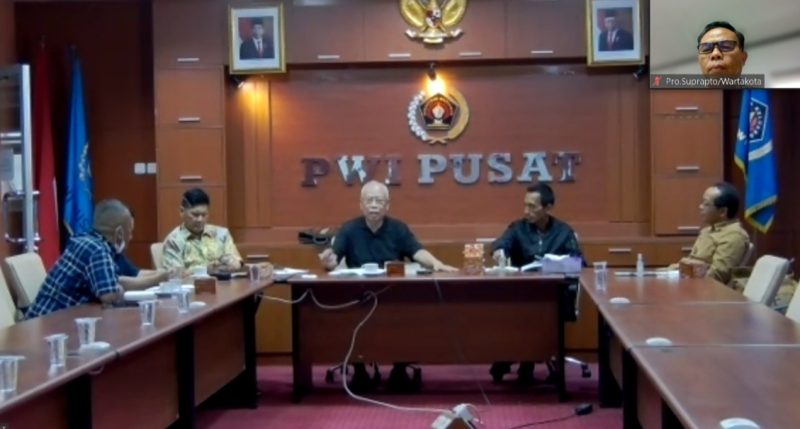 Diskusi terkait pengesahan KUHP baru di Sekretariat PWI Pusat, dihadiri mantan Ketua Mahkamah Agung (MA) Prof Bagir Manan, dosen Universitas Brawijaya dan aktivis HAM Al Araf, serta pakar hukum pers dan Kode Etik Jurnalistik Wina Armada Sukardi. Bertindak sebagai moderator Agus Sudibyo.