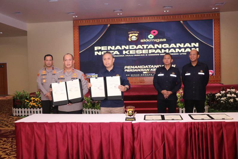 Penandatanganan nota kesepahaman perjanjian kerjasama tentang Pengamanan Obyek Vital Nasional (Obvitnas) Minyak dan Gas Bumi pada Kontraktor Kerja Sama (KKKS) di Provinsi Sumsel antara SKK Migas dan Polda Sumsel, (19/1) 