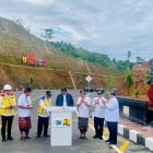 Presiden Joko Widodo meresmikan Jalan Pintas Batas Kota Singaraja-Mengwitani, Kabupaten Buleleng, Provinsi Bali, (2/2) 