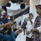 Presiden Jokowi memberikan keterangan pers usai peninjauan Sentra Tenun Jembrana, di Bali, (2/2) 