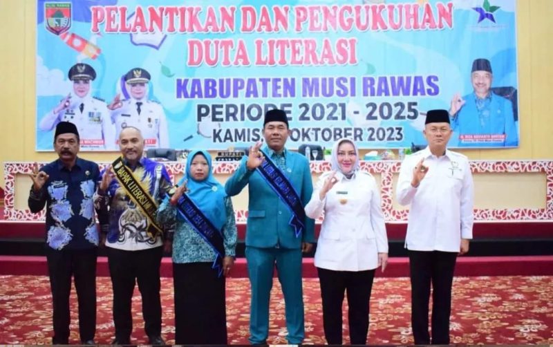 Foto bersama usai pengukuhan bunda/bapak literasi desa kelurahan se Kabupaten Musirawas 