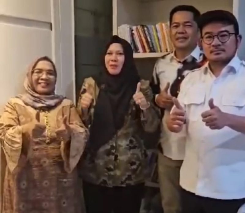 Hj Suwarti Foto bersama dengan Ketua DPD Partai Gerinda Sumsel Kartika Sandra Desi usai melakukan koordinasi tentang pelaksanaan Pilkada.