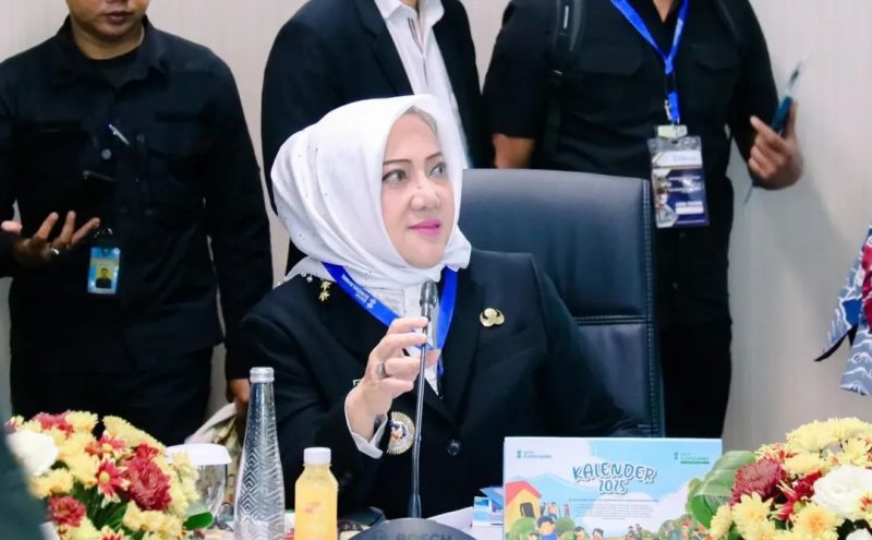 Bupati Musi Rawas, Hj Ratna Machmud di acara RUPS Bank Sumsel Babel 2025