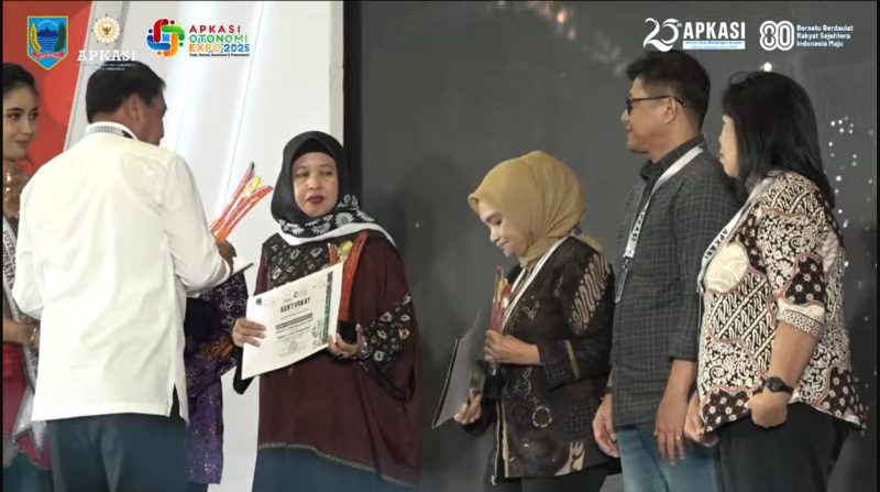 Kabupaten Musi Rawas Utara Raih Penghargaan Stand Kreatif di APKASI Otonomi Expo 2025, 30 Agustus 2025