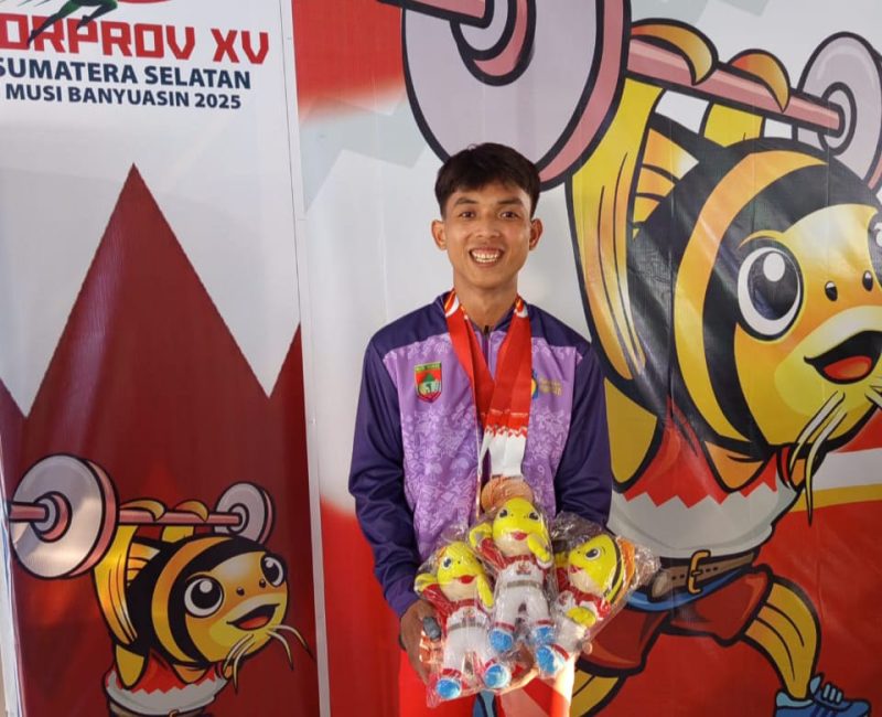 Lifter Angkat Besi Musi Rawas, sukses menorehkan tiga medali perunggu bagi Persatuan Angkat Besi Seluruh Indonesia (PABSI) Musi Rawas