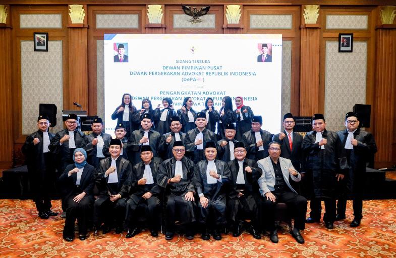 Foto bersama usai acara pengangkatan Advokat DePA-RI di Semarang, Sabtu 17 Januari 2026 (Foto: Dok. DPP DePA-RI)