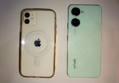 Barang bukti dua buah handphone milik korban yang diamankan anggota Satreskrim Polres Muratara