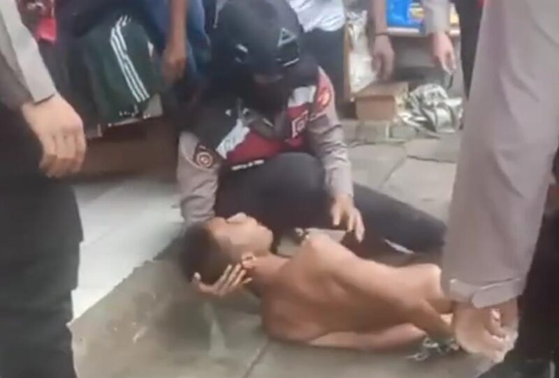 Korban Niko saat di amankan petugas kepolisian