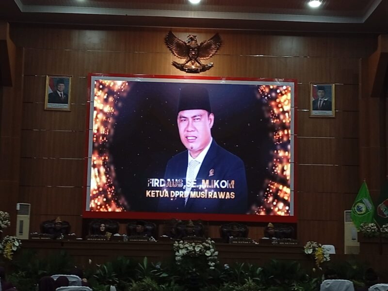 Ketua DPRD Musi Rawas Firdaus Cik Ola saat Rapat Paripurna dalam Rangka Hari Jadi Kabupaten Musi Rawas ke 83 