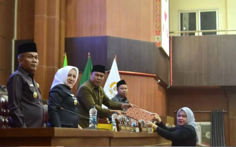 Ketua Bapemperda DPRD Musi Rawas, Rosalia menyampaikan empat raperda inisiatif DPRD yang menjadi prioritas tahun 2026,