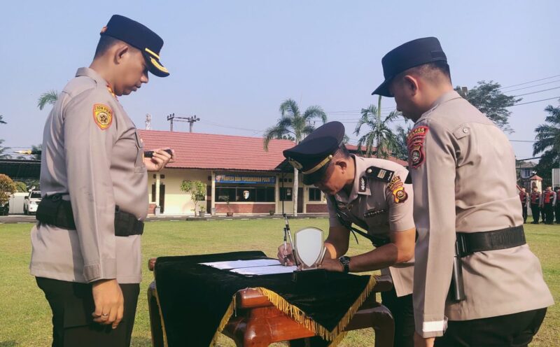 Kapolres Musi Rawas AKBP Agung Adhitya Prananta pimpin Sertijab Kapolsek Purwodadi 