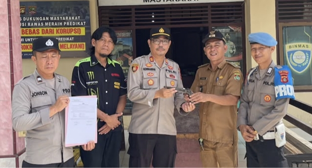 Warga serahkan Senpira ke Polsek Muara Lakitan
