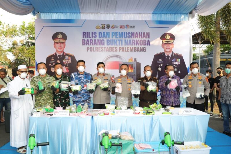 Kapolda Sumsel Pimpin Pemusnahan Barang Bukti Narkotika dari Tiga Pengungkapan Besar, 19,6 Kg Sabu, 73.536 Butir Ekstasi, dan 6,4 Kg Ganja 