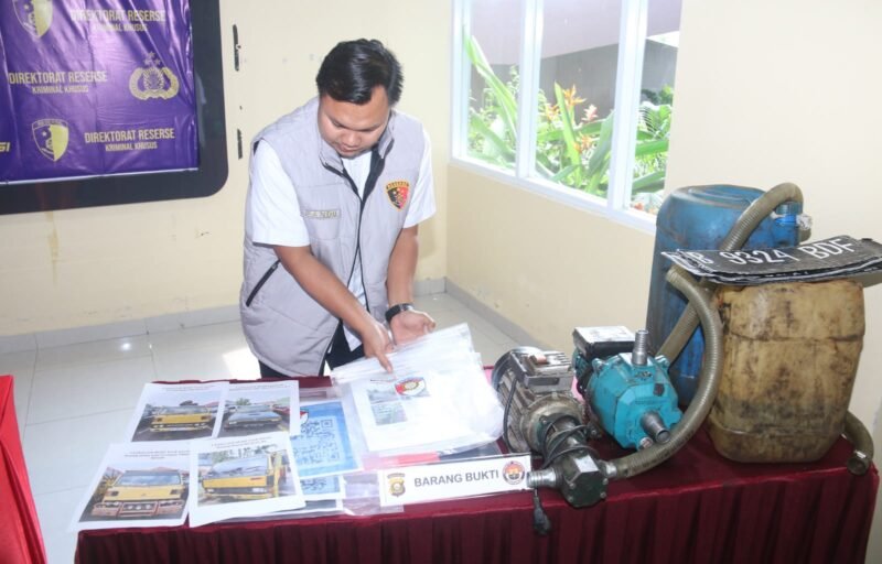 Press release Polda Sumsel Ungkap kasus penyelewengan solar subsidi 
