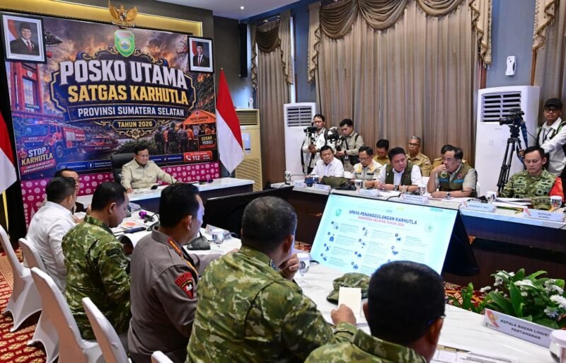 Presiden Prabowo memimpin rapat penanggulangan Karhutla Sumsel 2026.