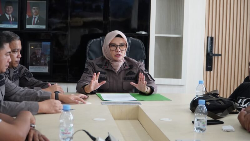 Kajari Musi Rawas Dr Ema Siti Huzaemah Ahmad saat press release pencapaian kinerja Kejari Musi Rawas dari Januari - September 2026