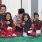 Kapolres Musi Rawas Beri Tali Asih kepada Santri Pondok Tahfizh Masjid Agung