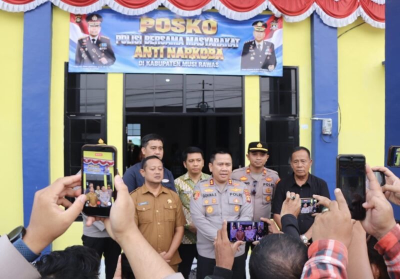Kapolres Musi Rawas AKBP Gokma Uliate Sitompul Luncurkan Posko Kampung Tangguh Bebas Narkoba di Desa Tanah Priok Kecamatan Muara Beliti Kabupaten Musi Rawas